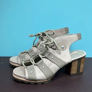Sorel Addington high heel lace up sandal in Pebble/Silver sage color size 8.5